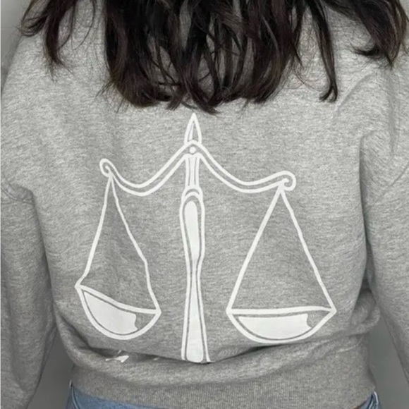 Good American Zodiac boyfriend sweatshirt Libra - Picture 5 of 5